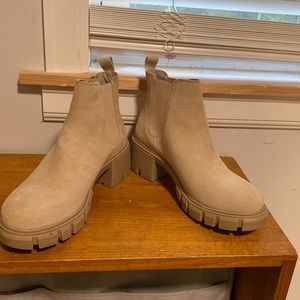Steve Maden Hadlee Lug Sole Chelsea boots size 8